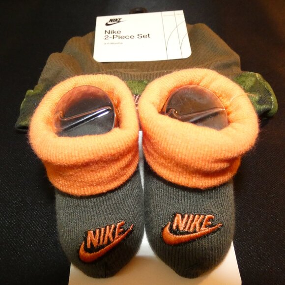 Nike baby gift set - Picture 1 of 3
